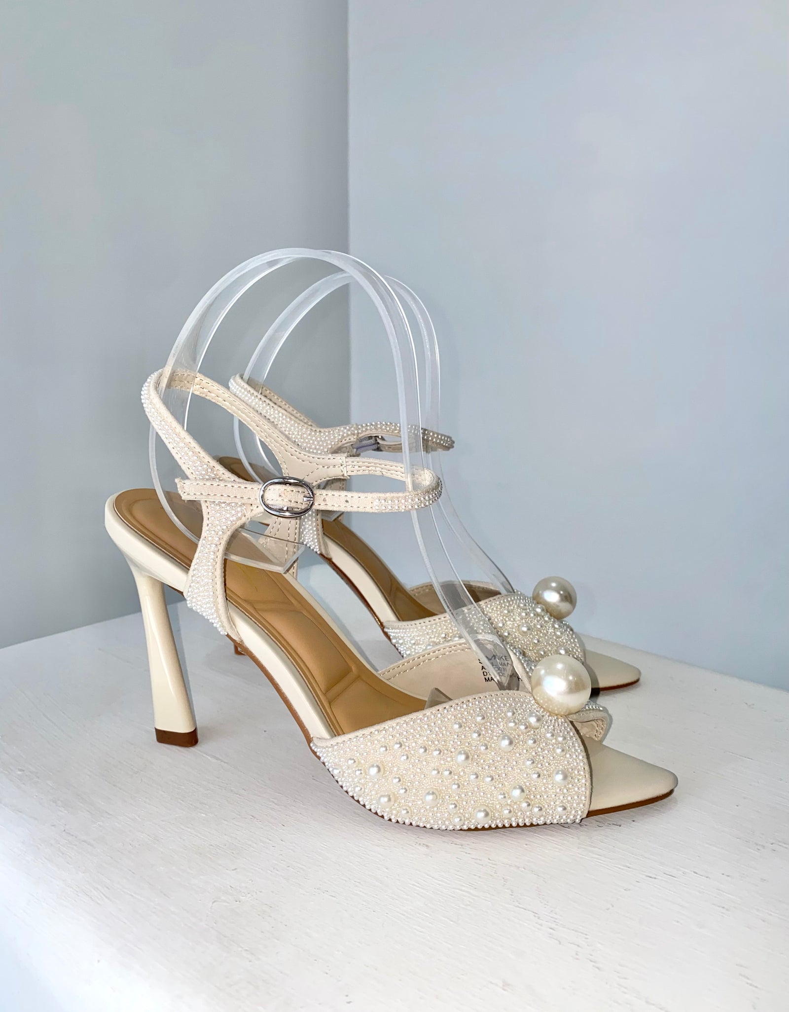 Zapatillas ivory con pedrería