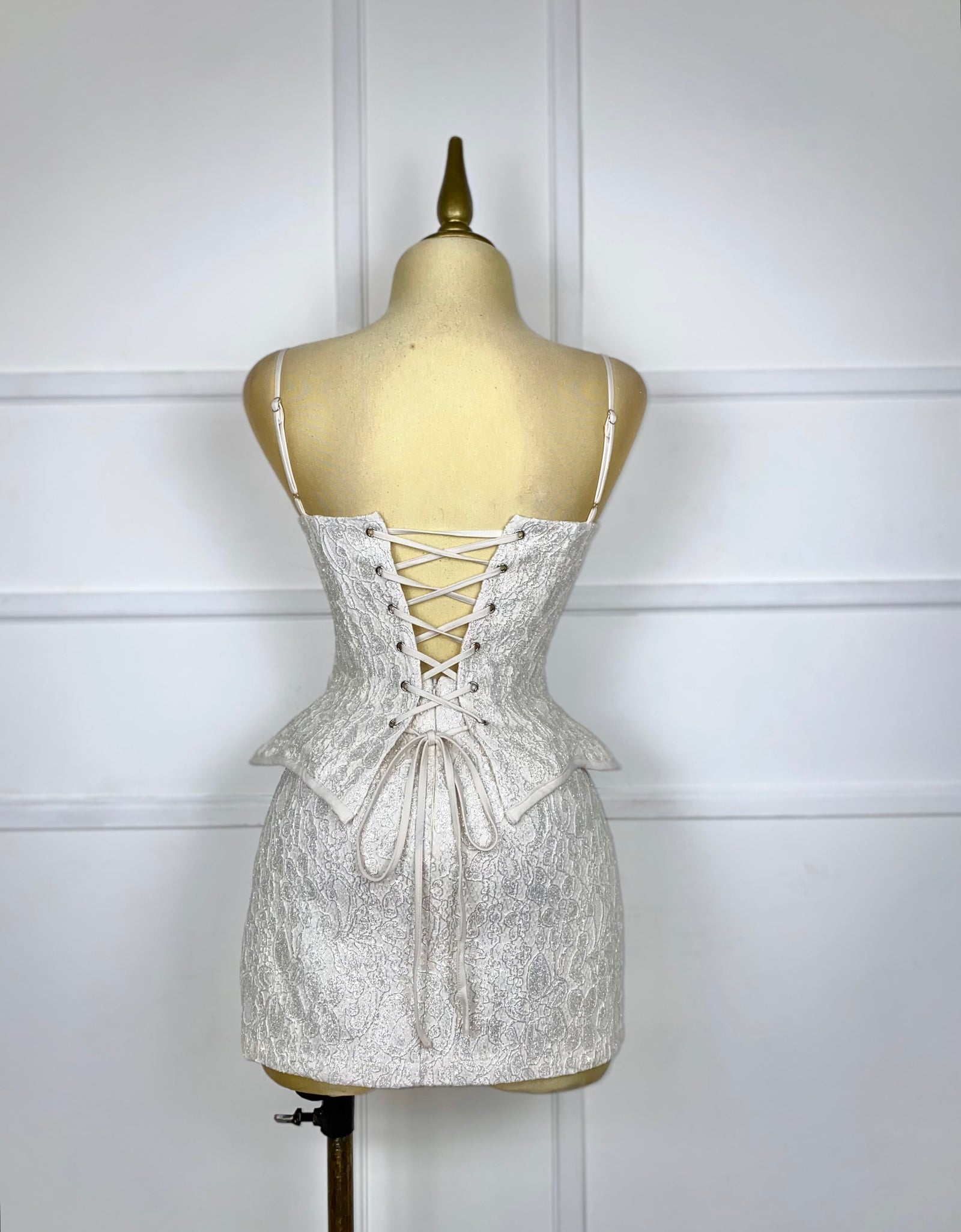 Set blanco con brocado y glitter