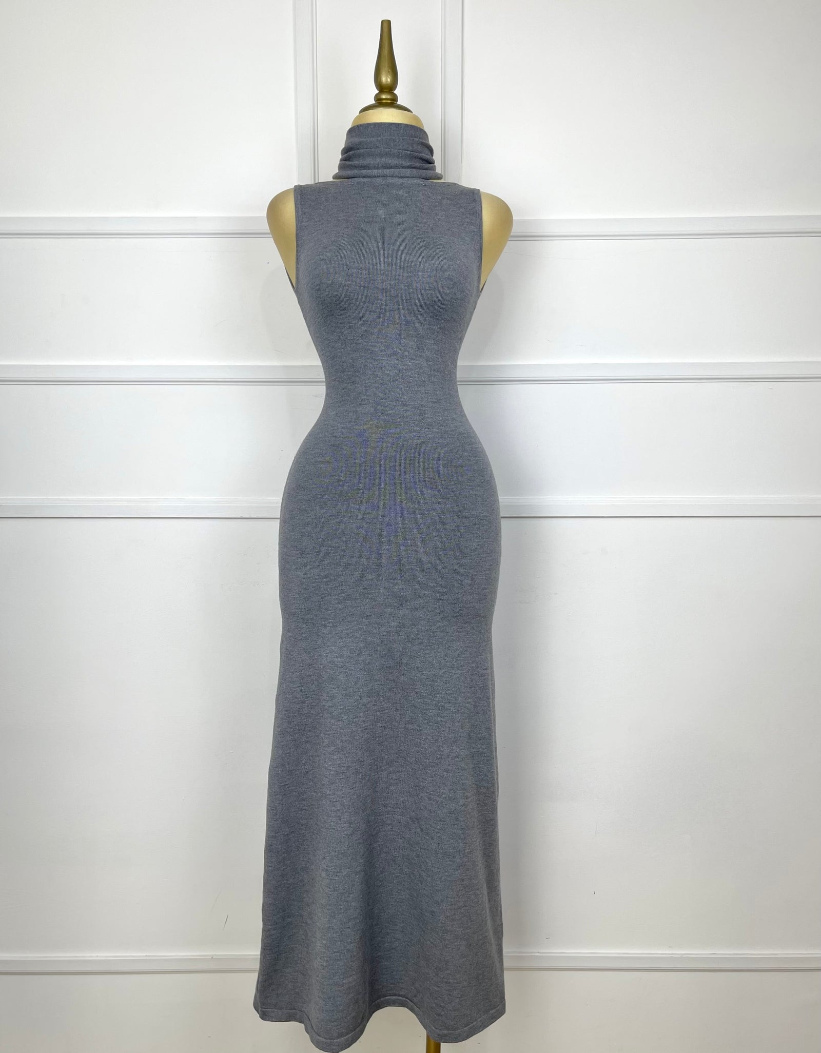 Vestido gris de punto