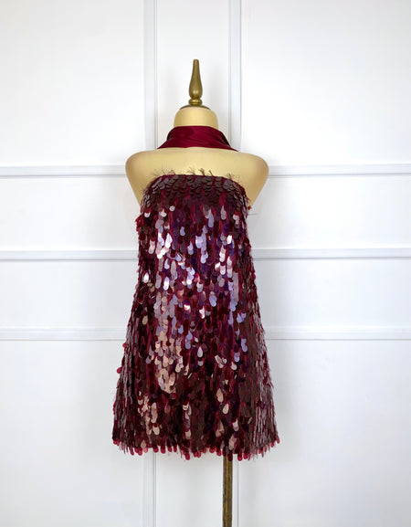 Vestido tinto lentejuelas y listón