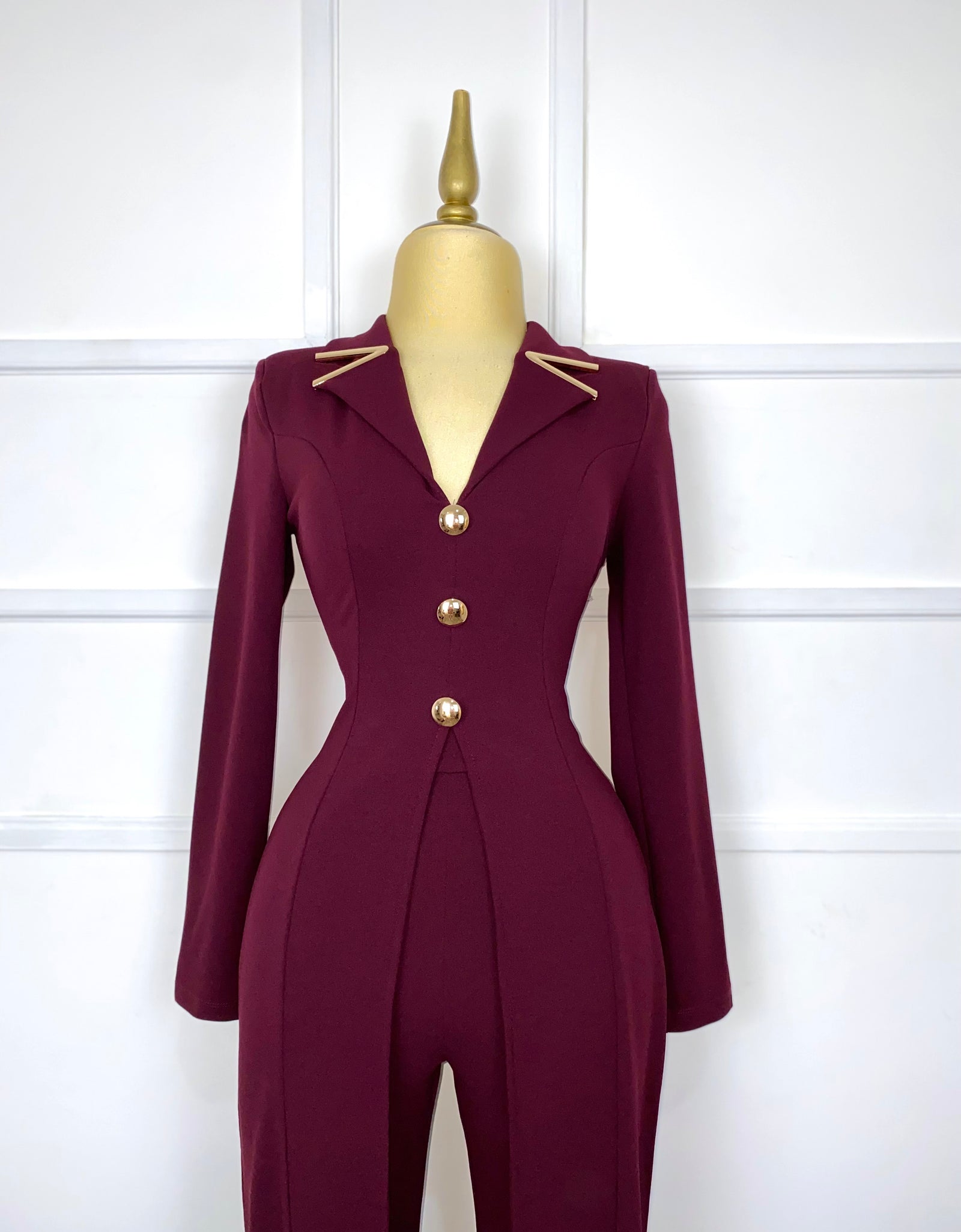 Palazzo tinto botones dorados