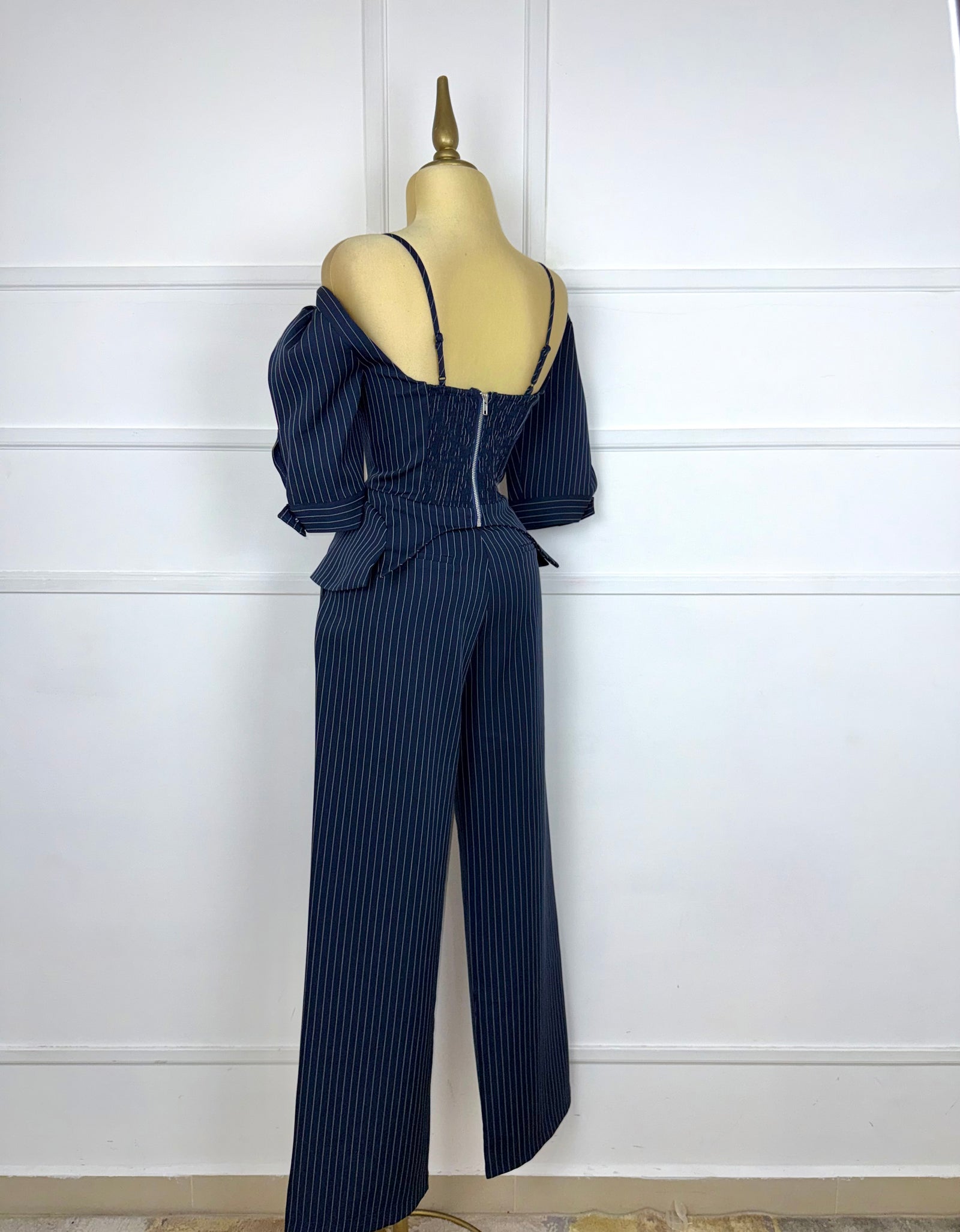 Set navy con líneas