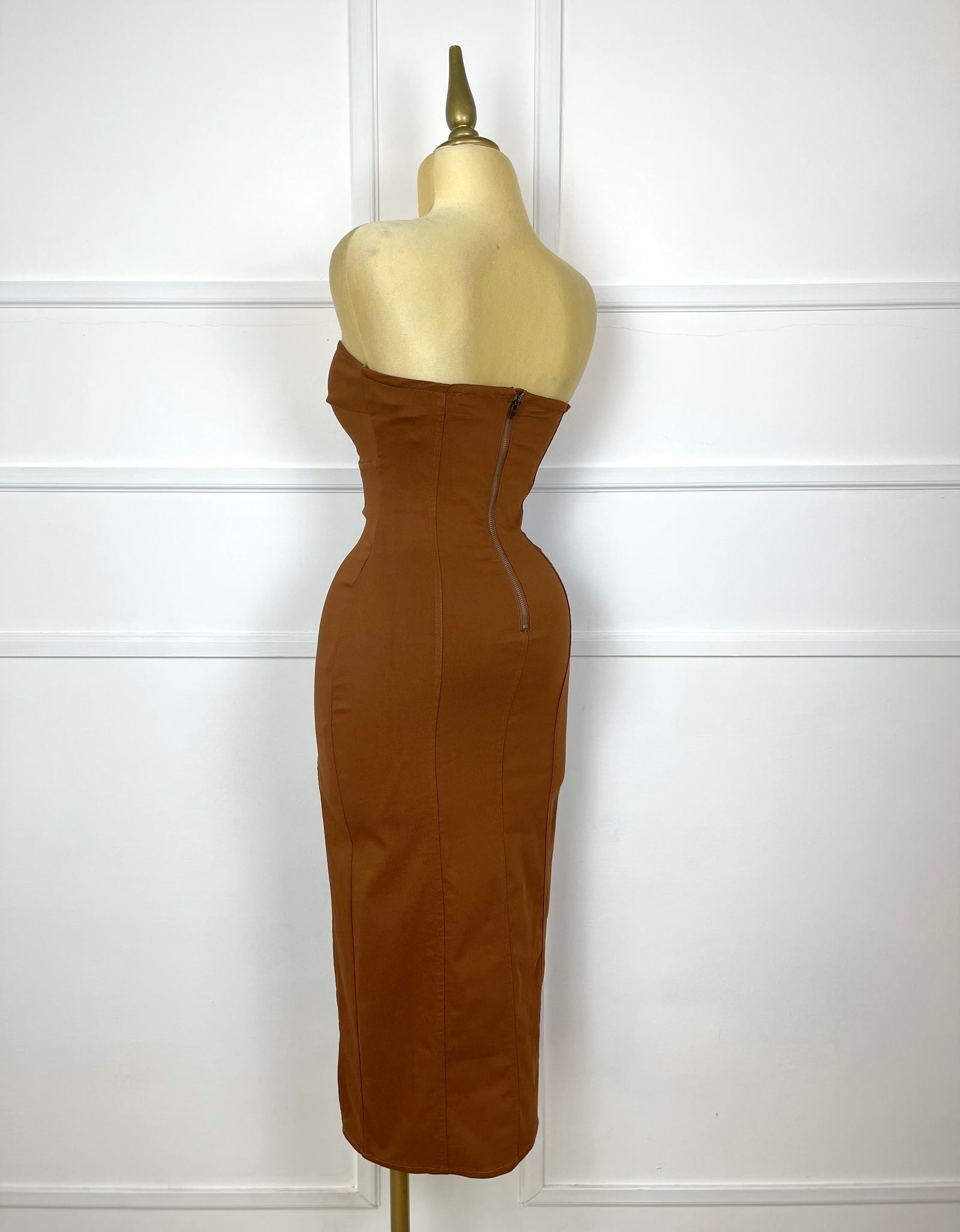 Vestido café stretch strapless