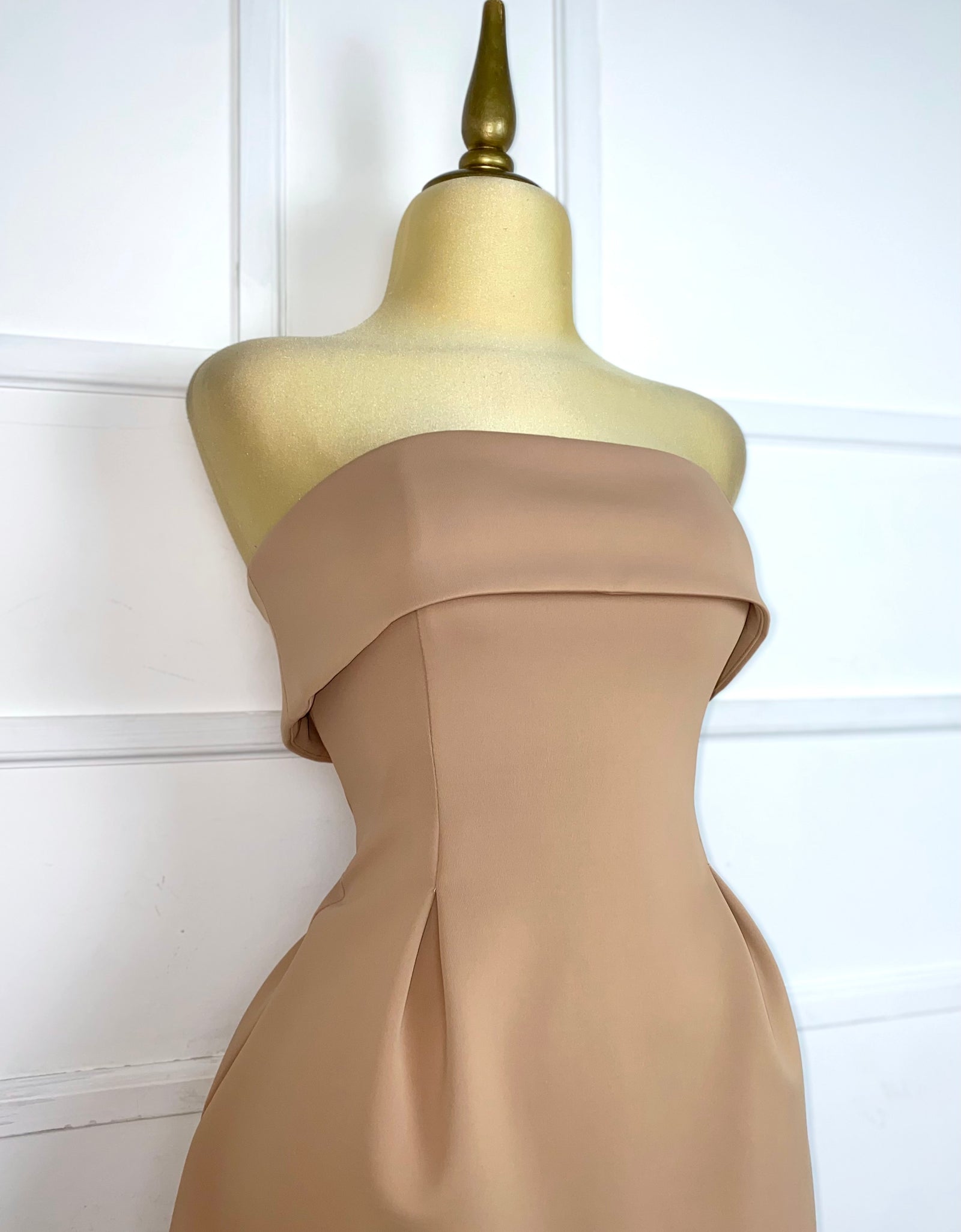 Vestido corto strapless