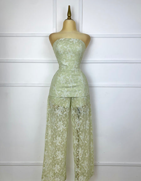 Set verde con encaje de flores