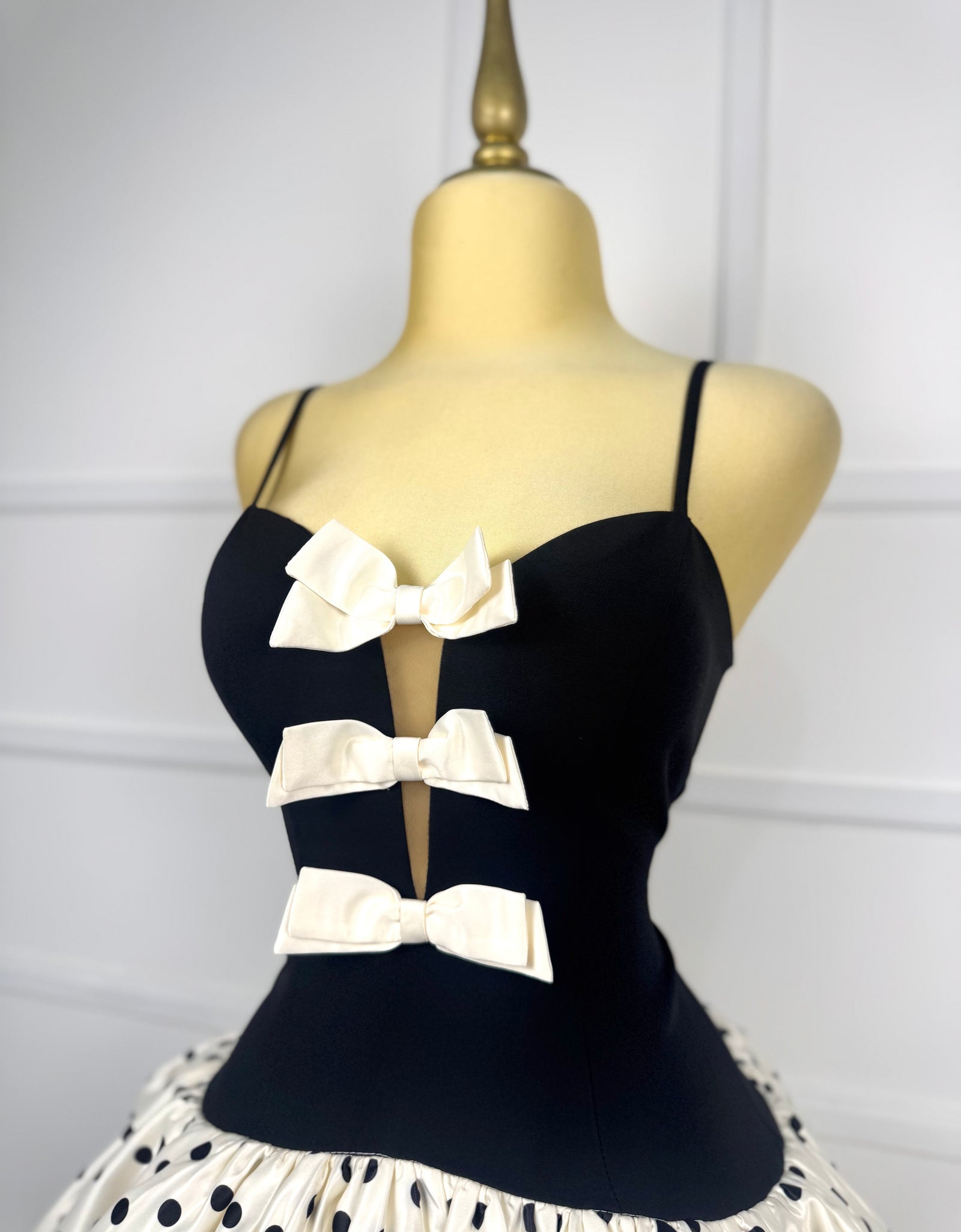 Vestido polka dots con moñitos