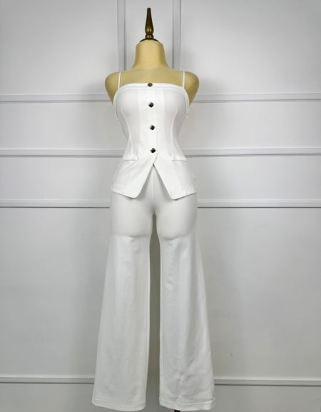 Set blanco con botones dorados