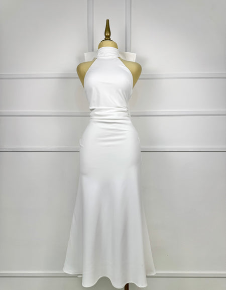 Vestido blanco largo con moño