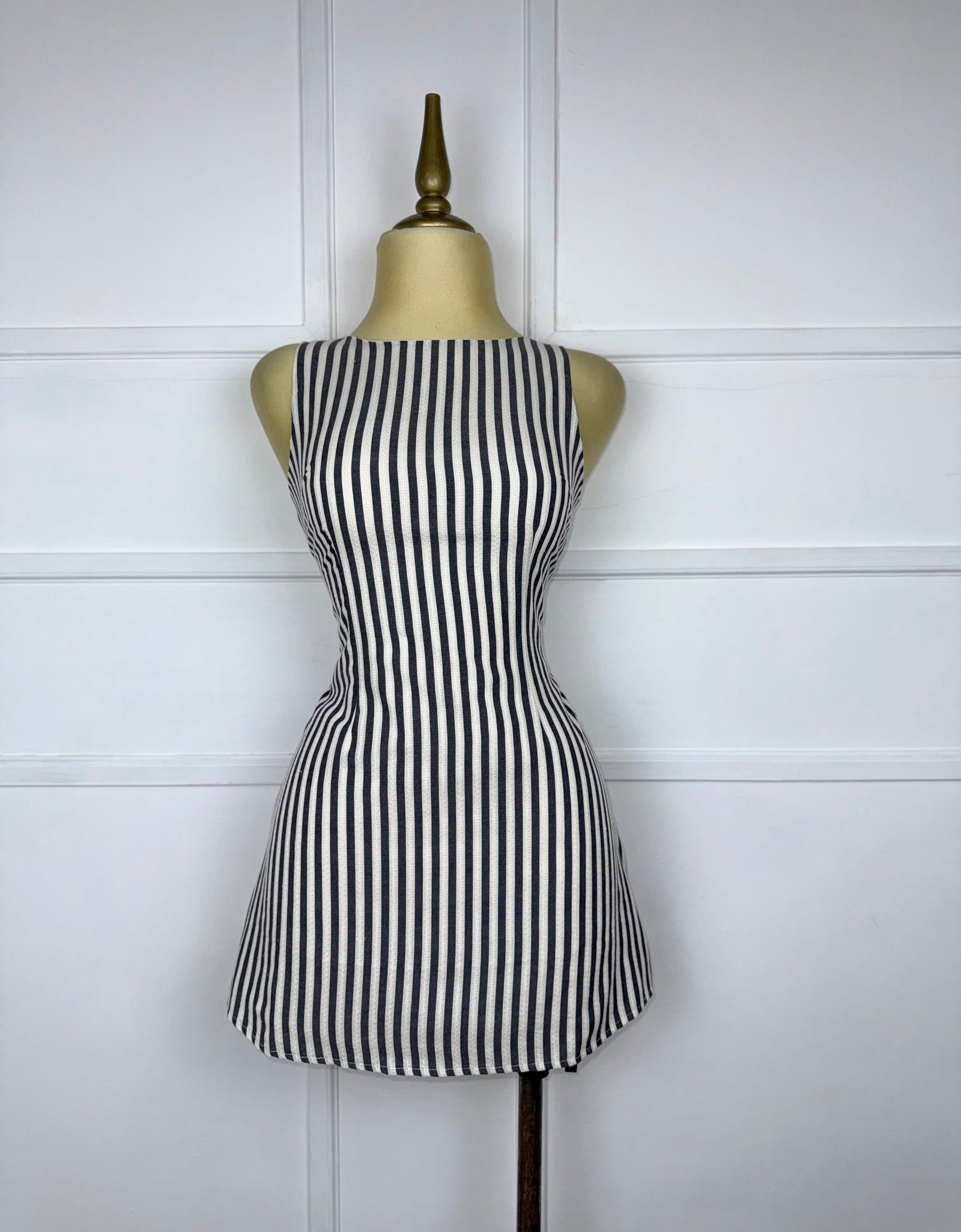 Vestido líneas gris con listones