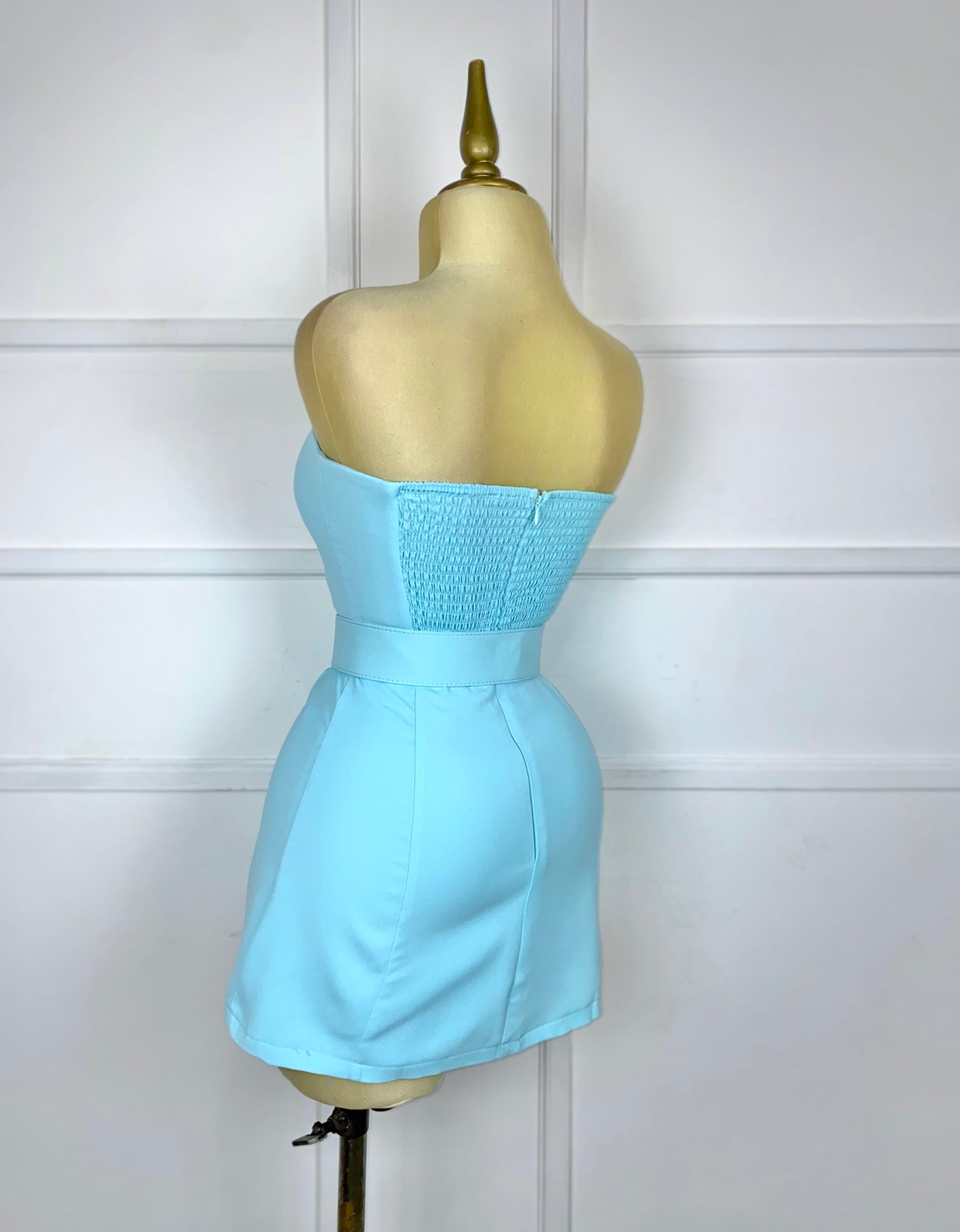 Jumper azul strapless con cinto