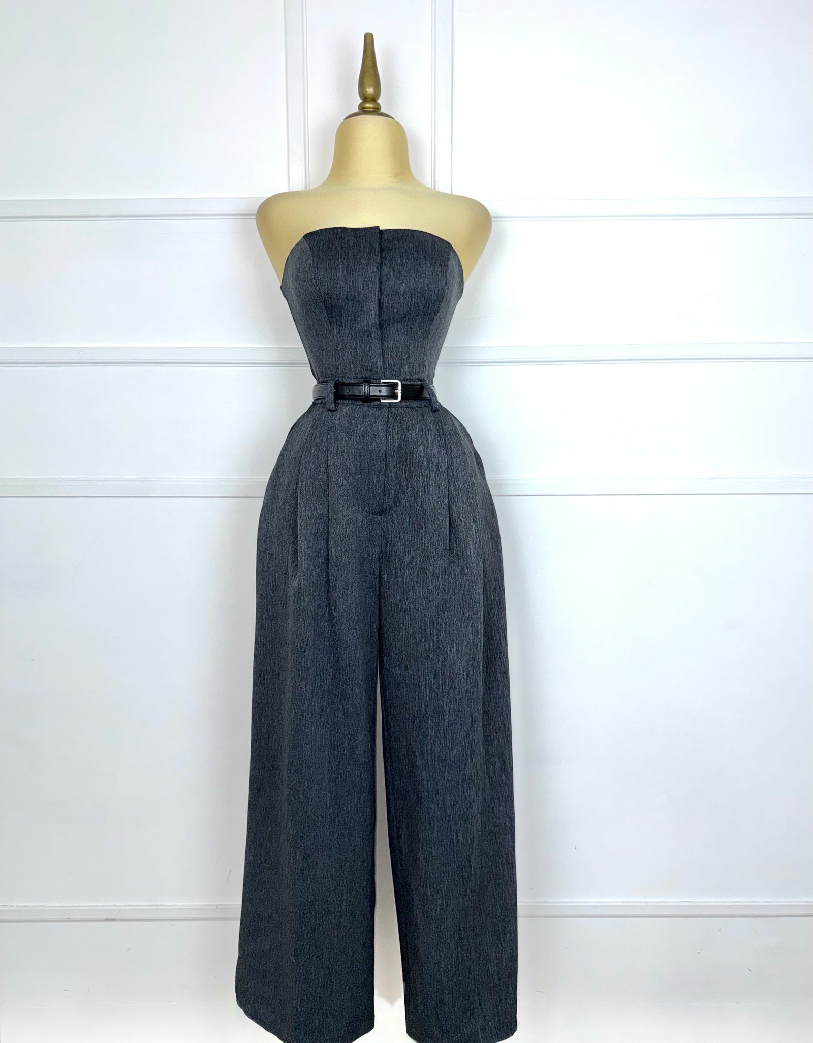 Palazzo gris strapless con cinto