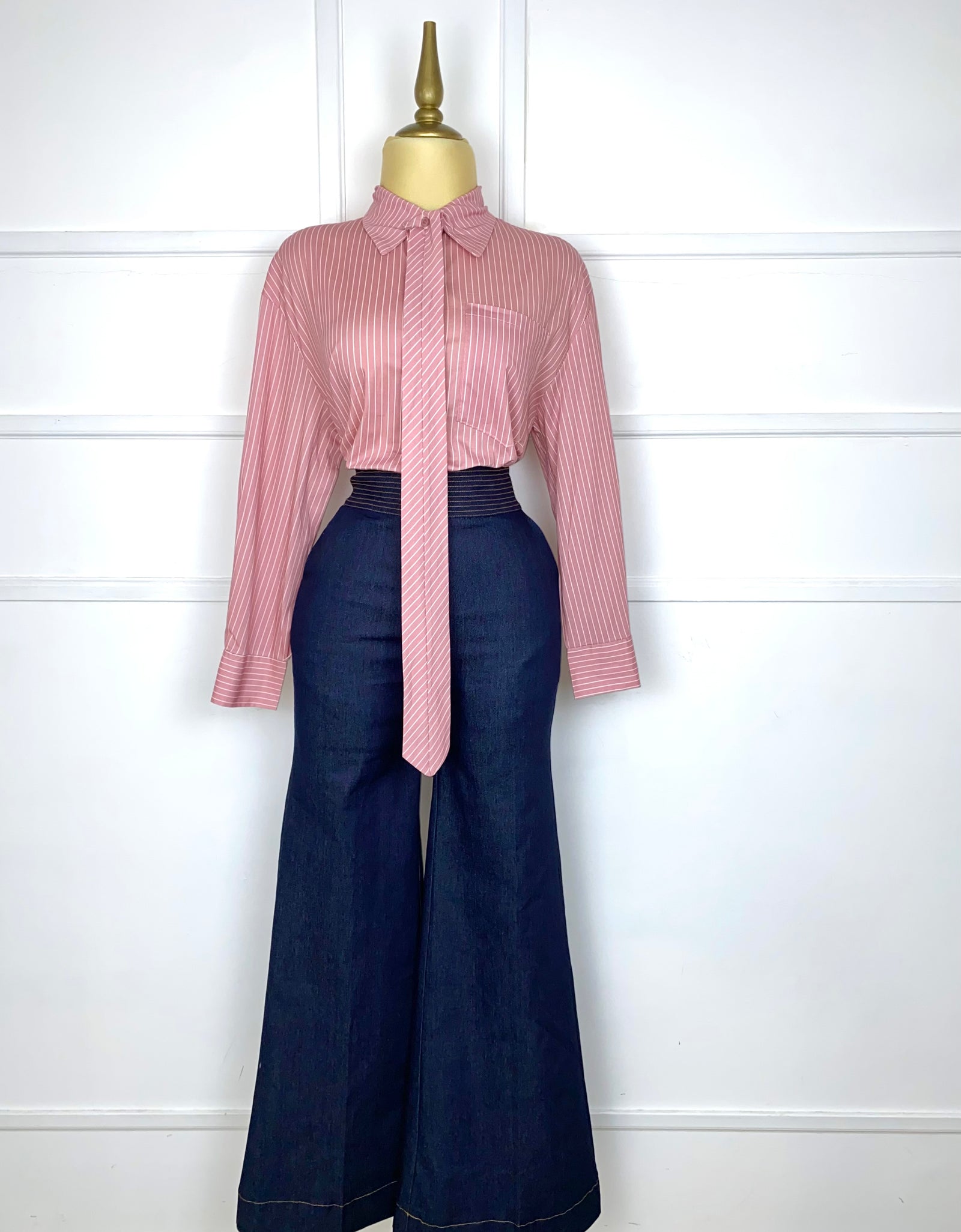 Pantalón de mezclilla rígida