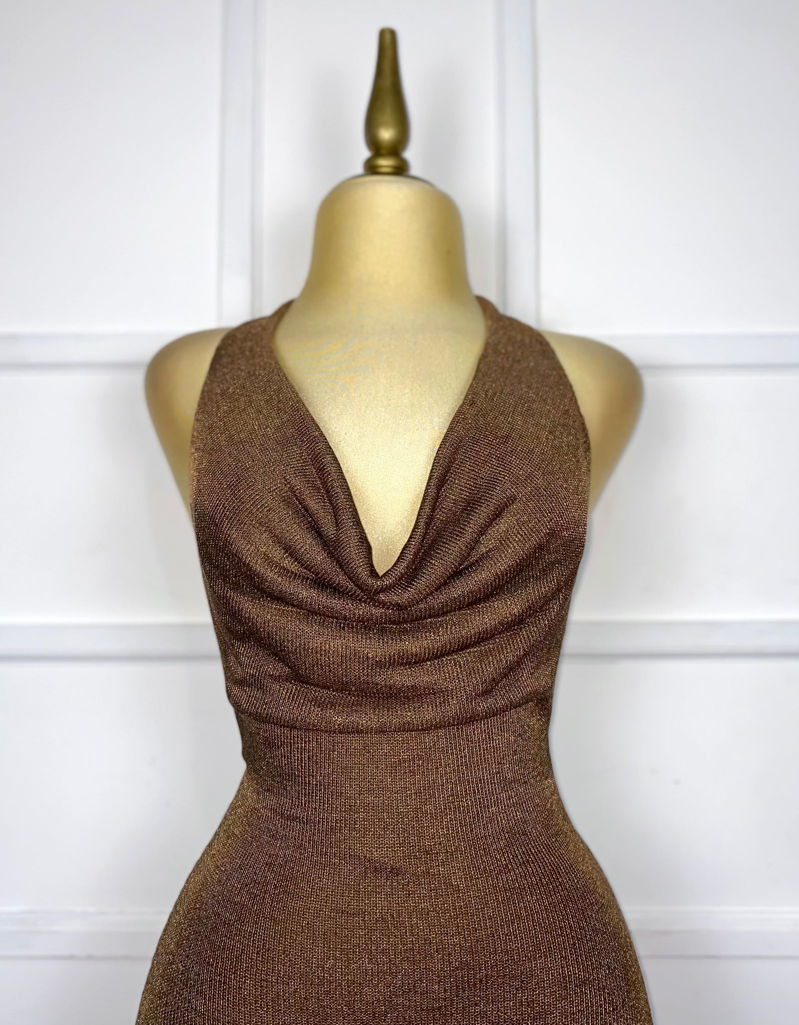 Vestido café halter
