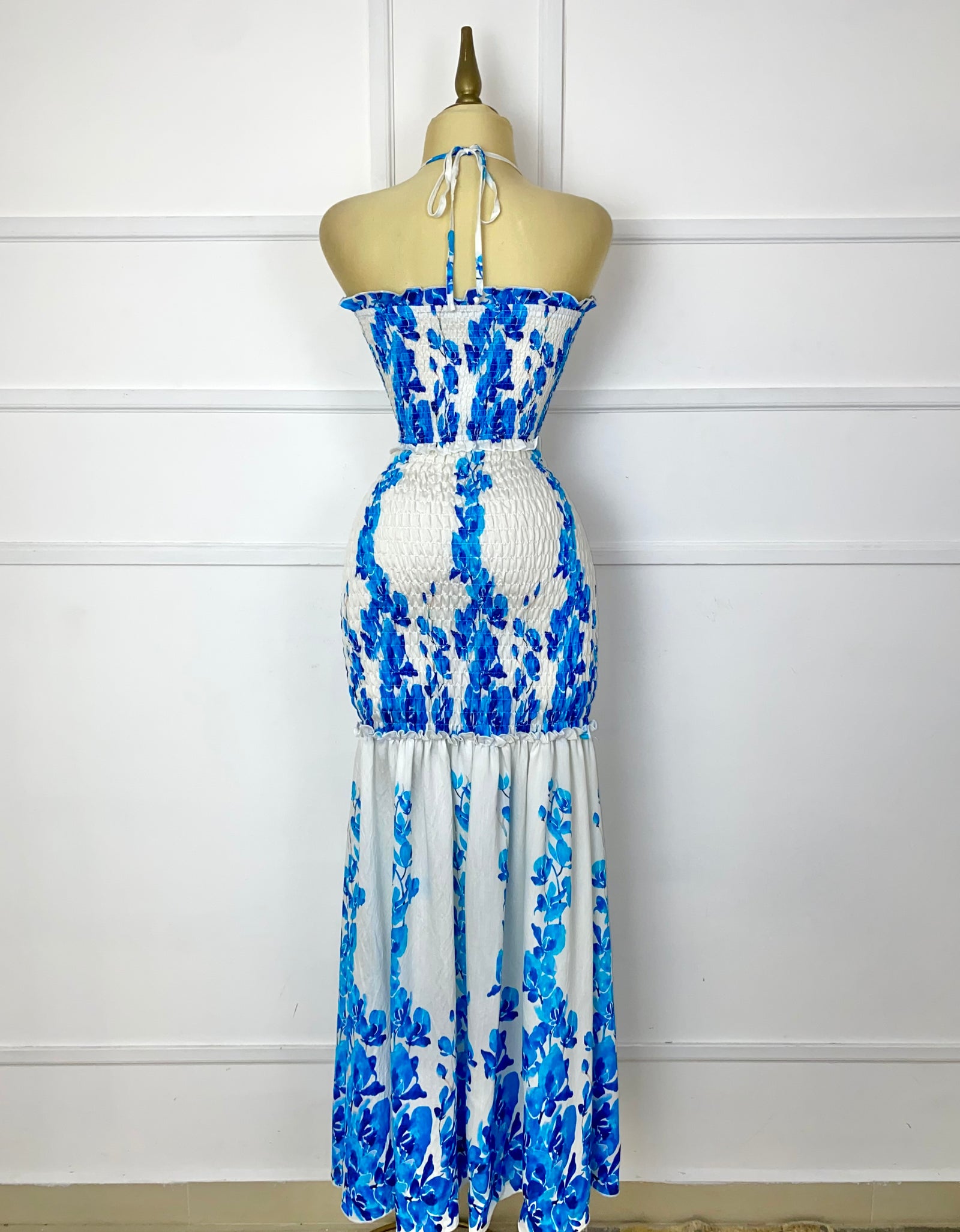Vestido largo drapeado con estampado azul