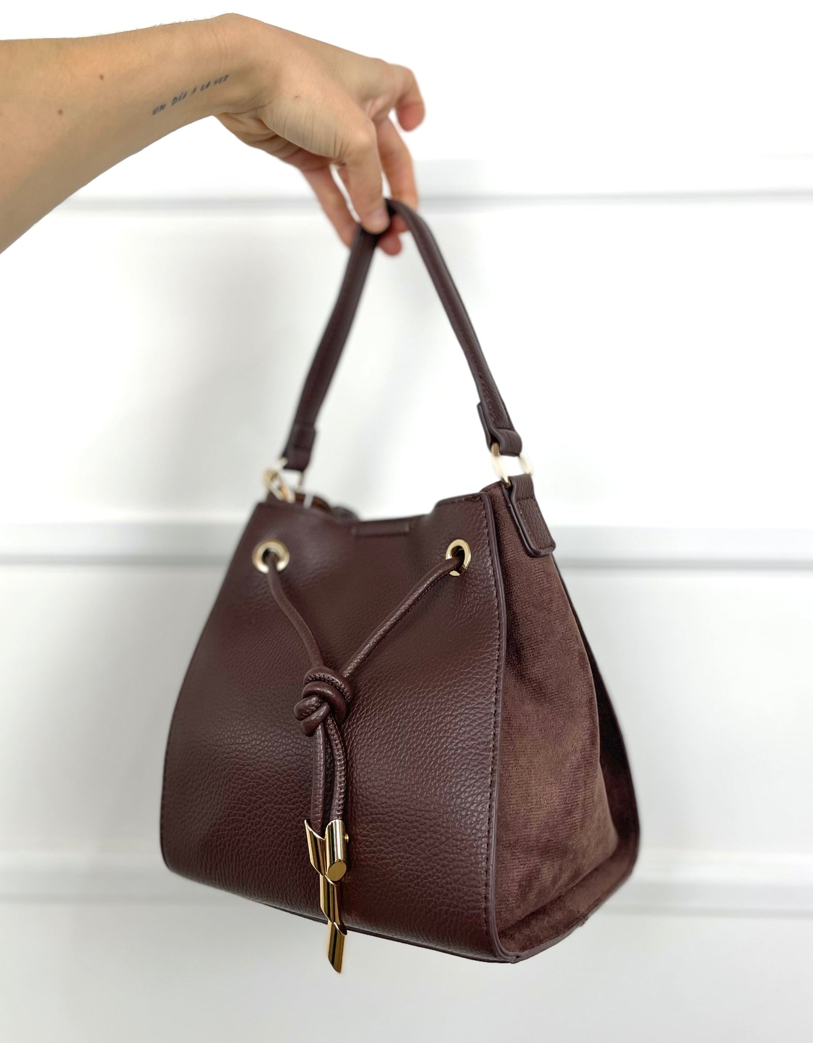 Bolsa vinipiel con gamuza