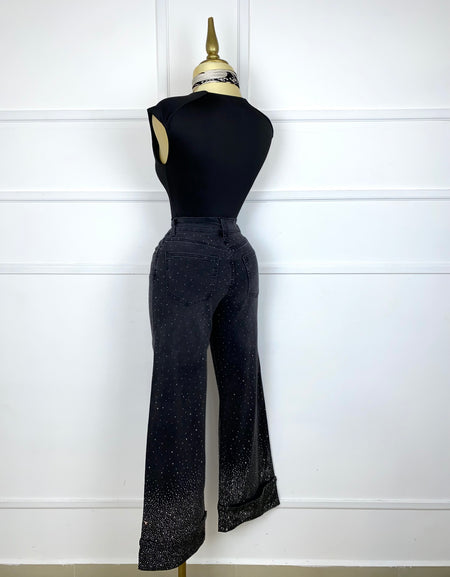 Pantalón negro de mezclilla con pedrería