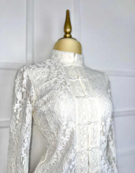 Blusa beige de encaje