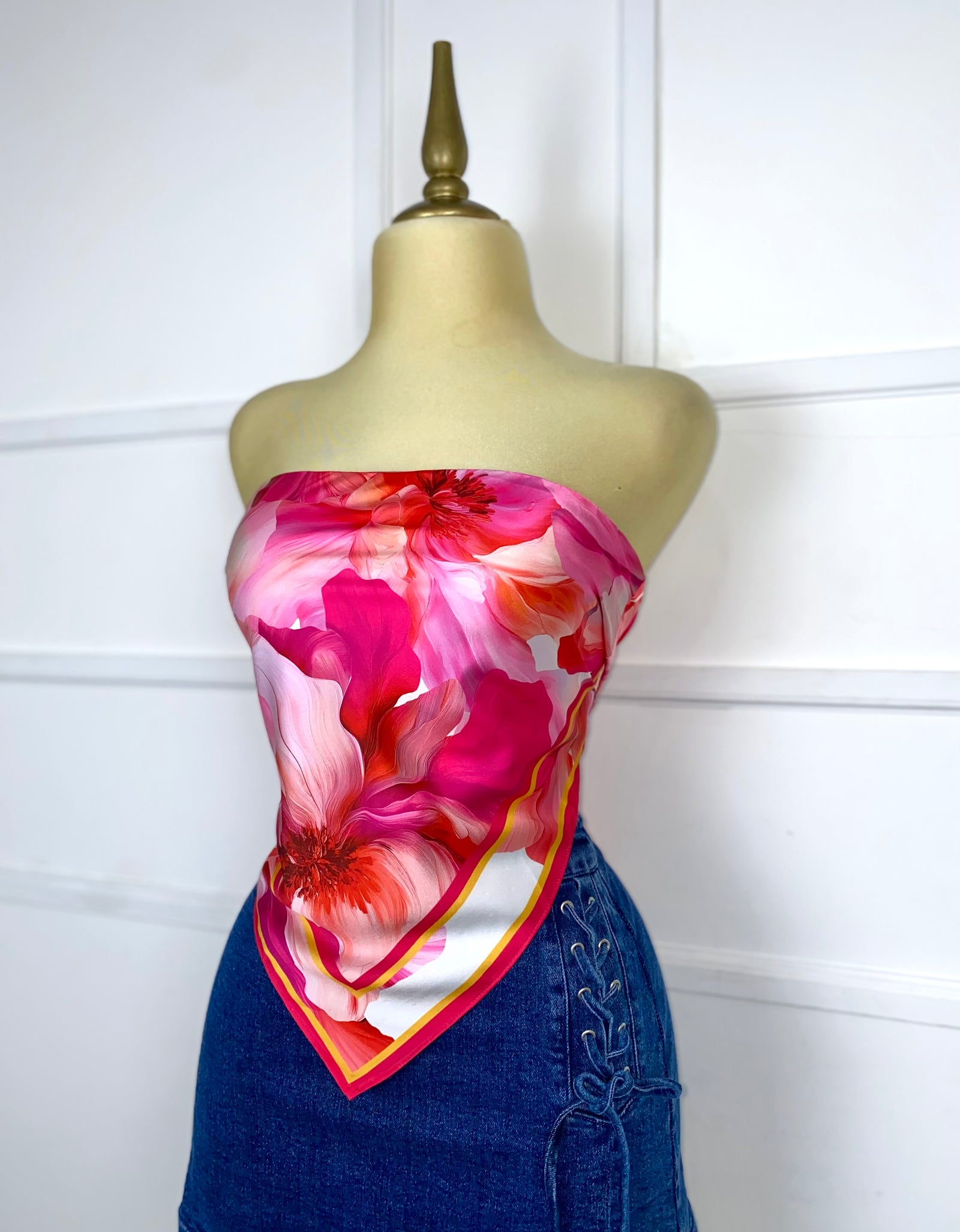 Blusa strapless estampada
