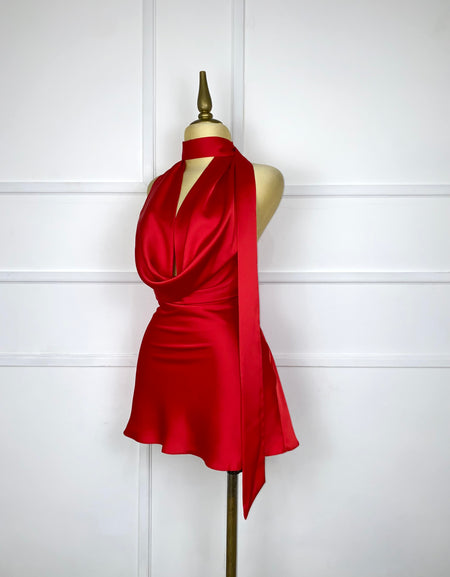 Vestido rojo corto satinado