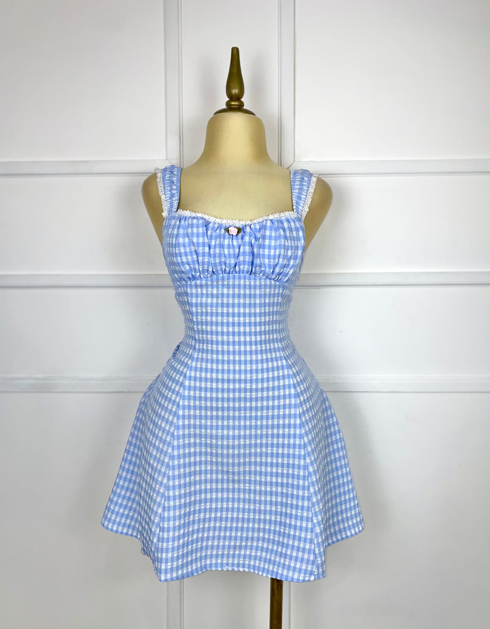 Vestido corto a cuadros blanco/azul