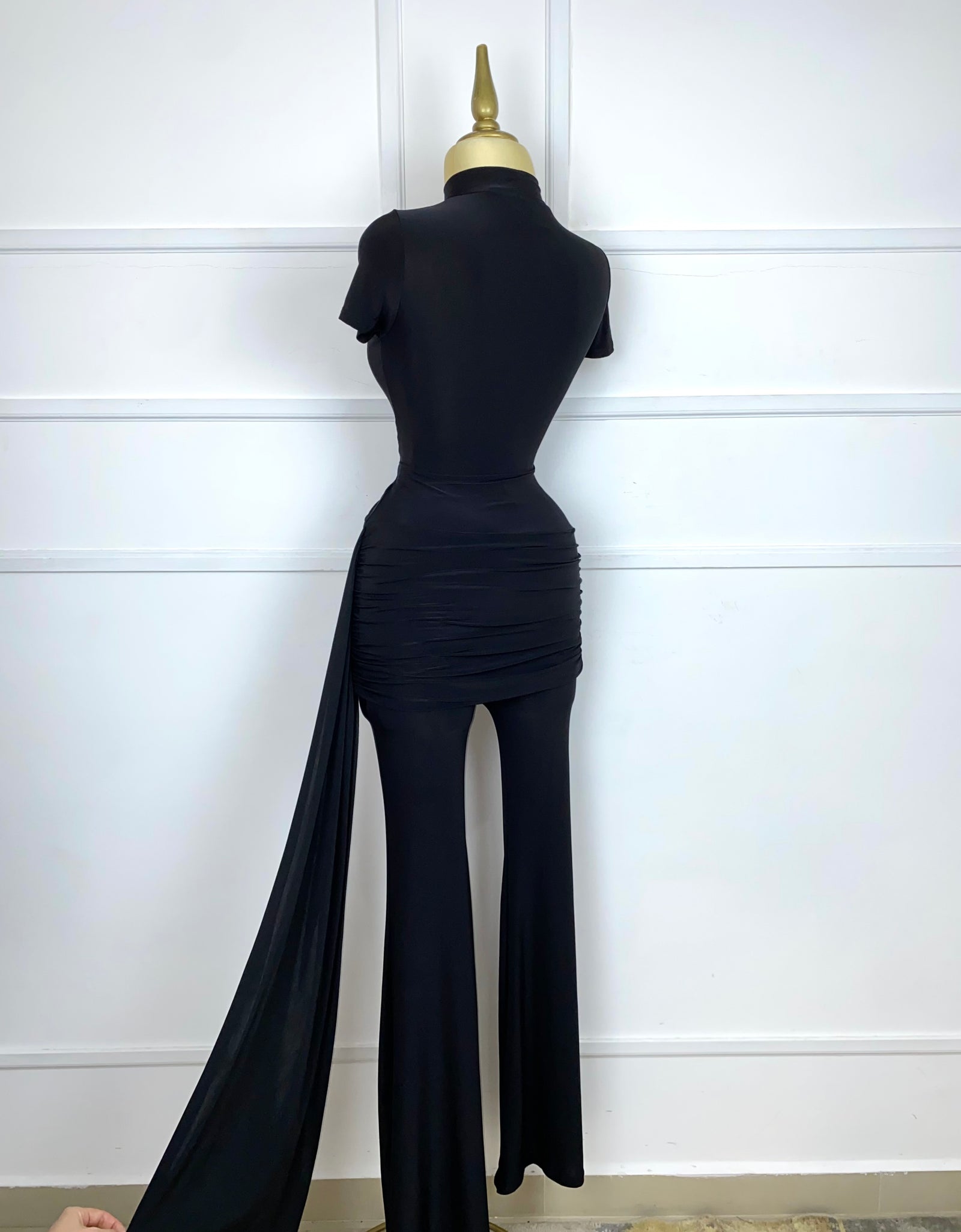 Set negro lycra con olán