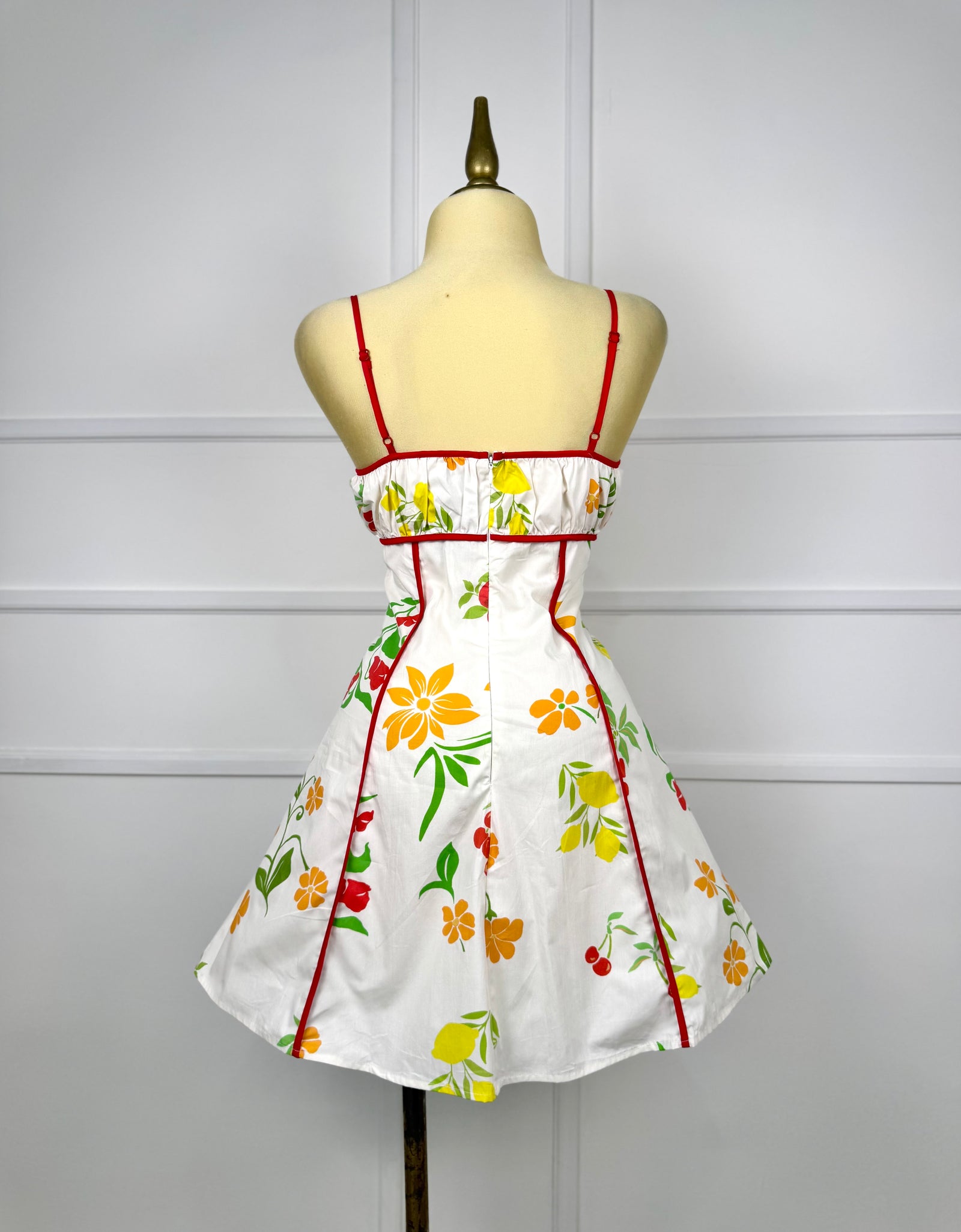 Vestido corto estampado con cerezas
