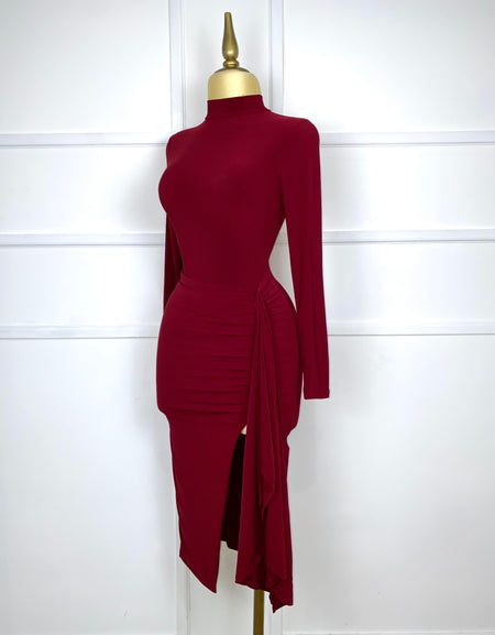 Vestido tinto stretch con olán