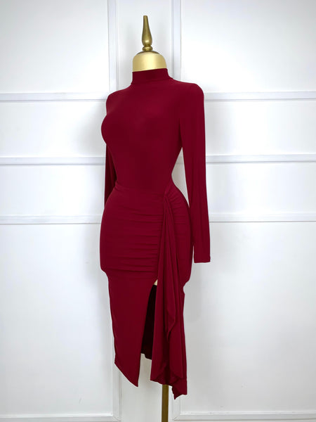 Vestido tinto stretch con olán