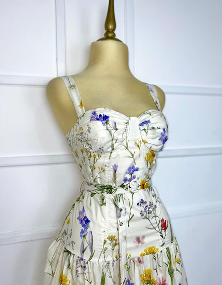 Vestido beige midi con flores y cinto