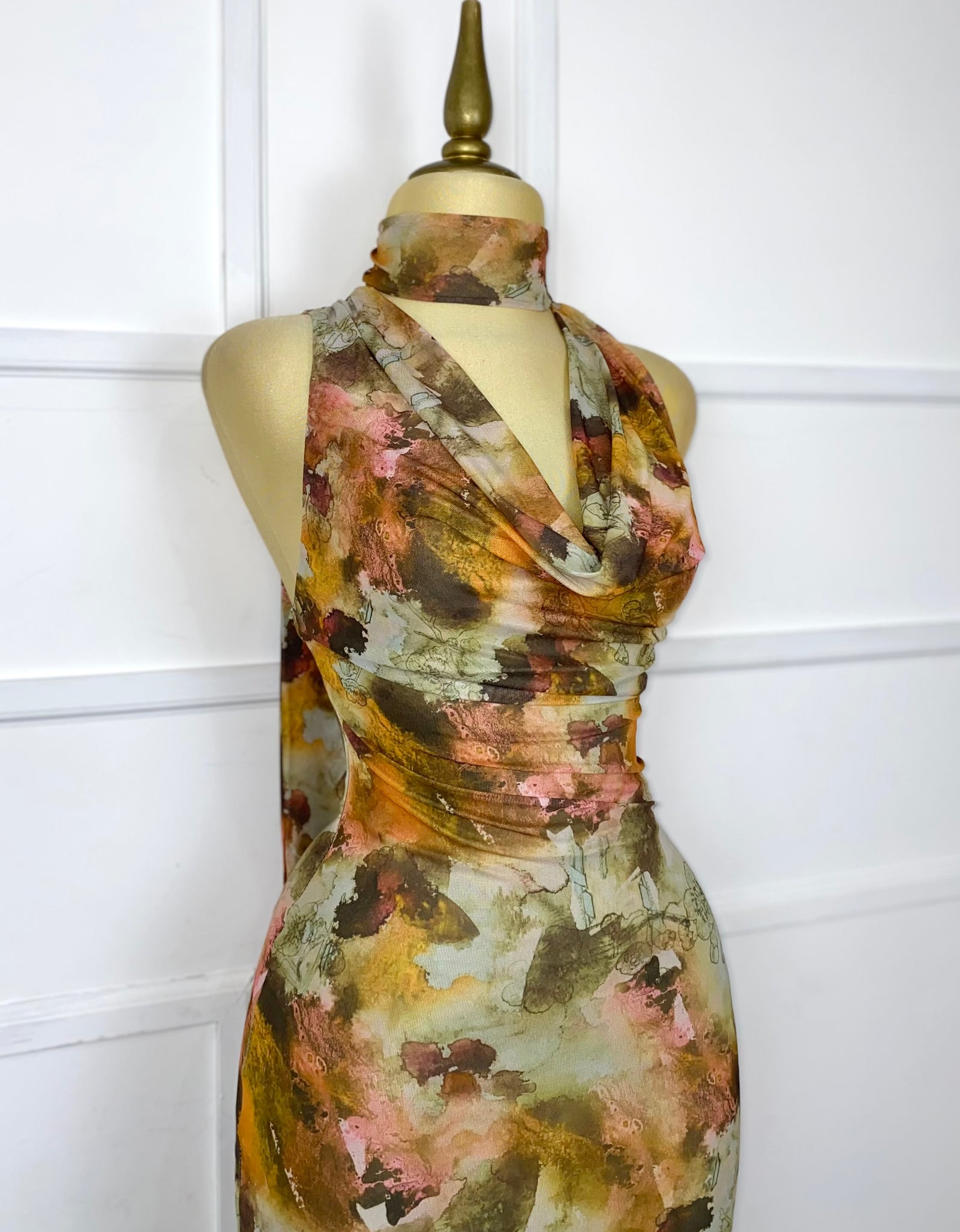 Vestido multicolor halter con listones
