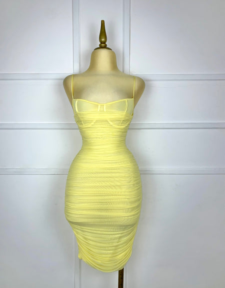 Vestido amarillo transparencia drapeado