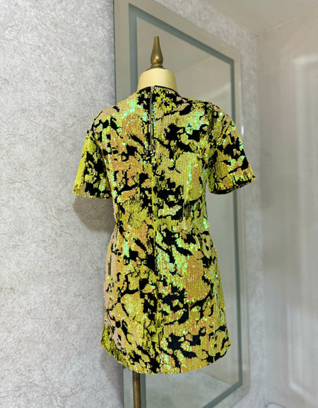 Vestido negro terciopelo con lentejuelas amarillas