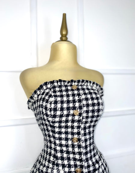 Vestido tweed con botones dorados