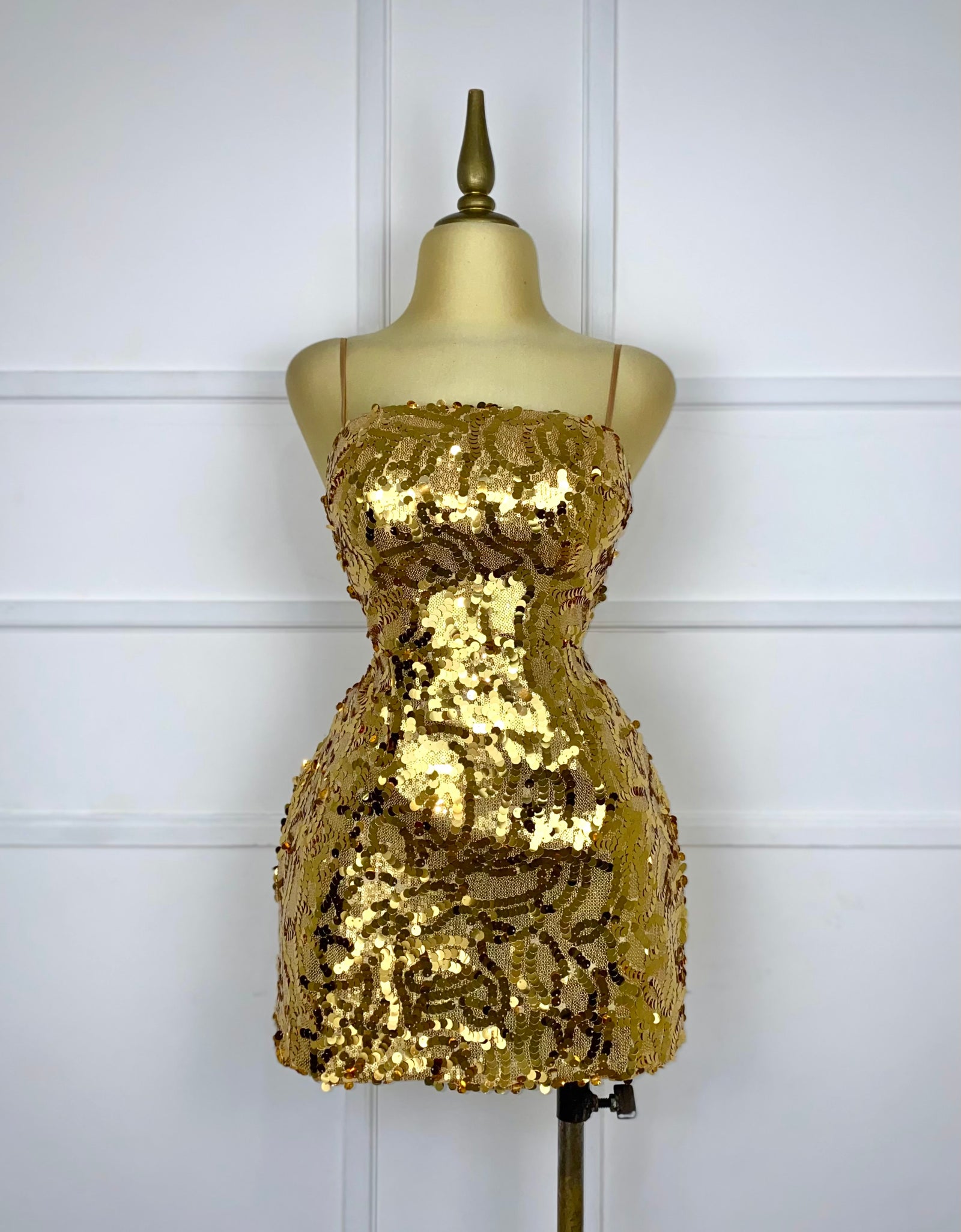 Vestido dorado lentejuela con listones