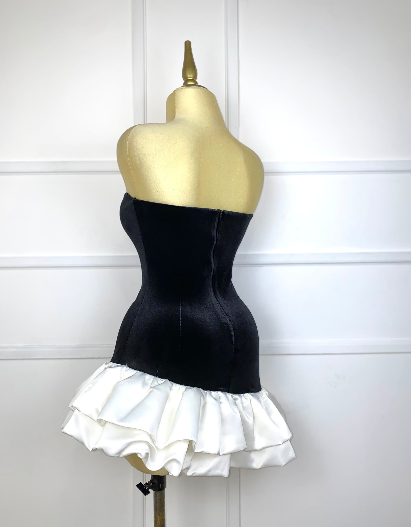 Vestido asimétrico terciopelo con olán