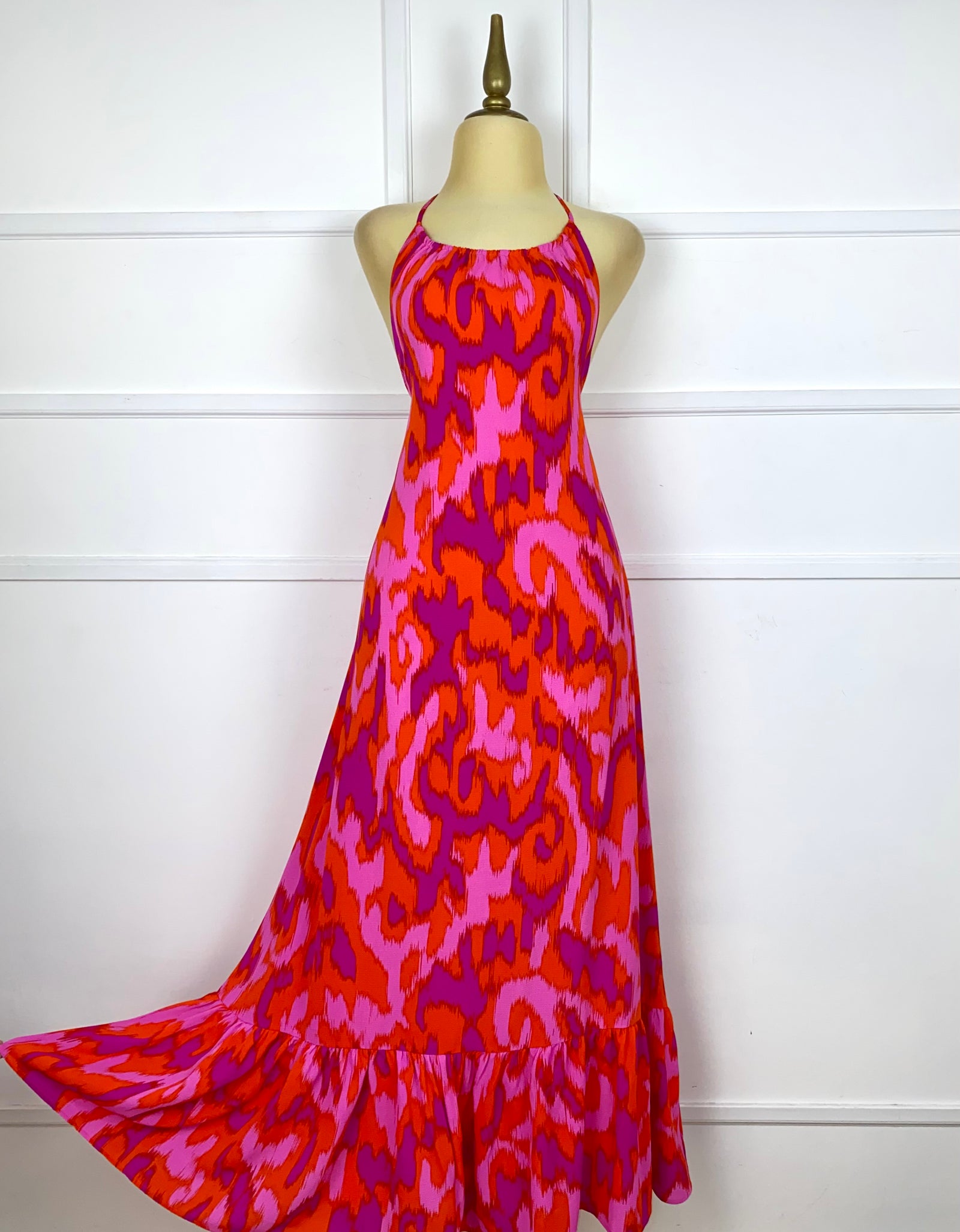 Vestido largo halter estampado naranja/rosas