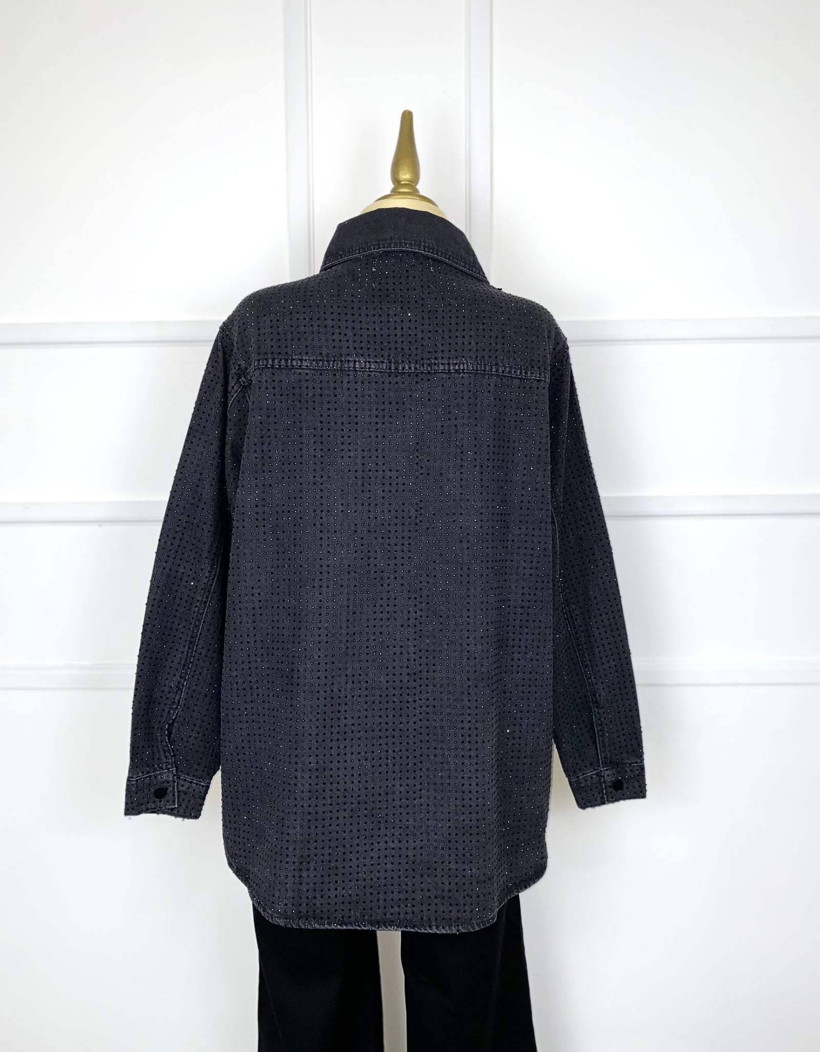 Camisa negra mezclilla con pedrería