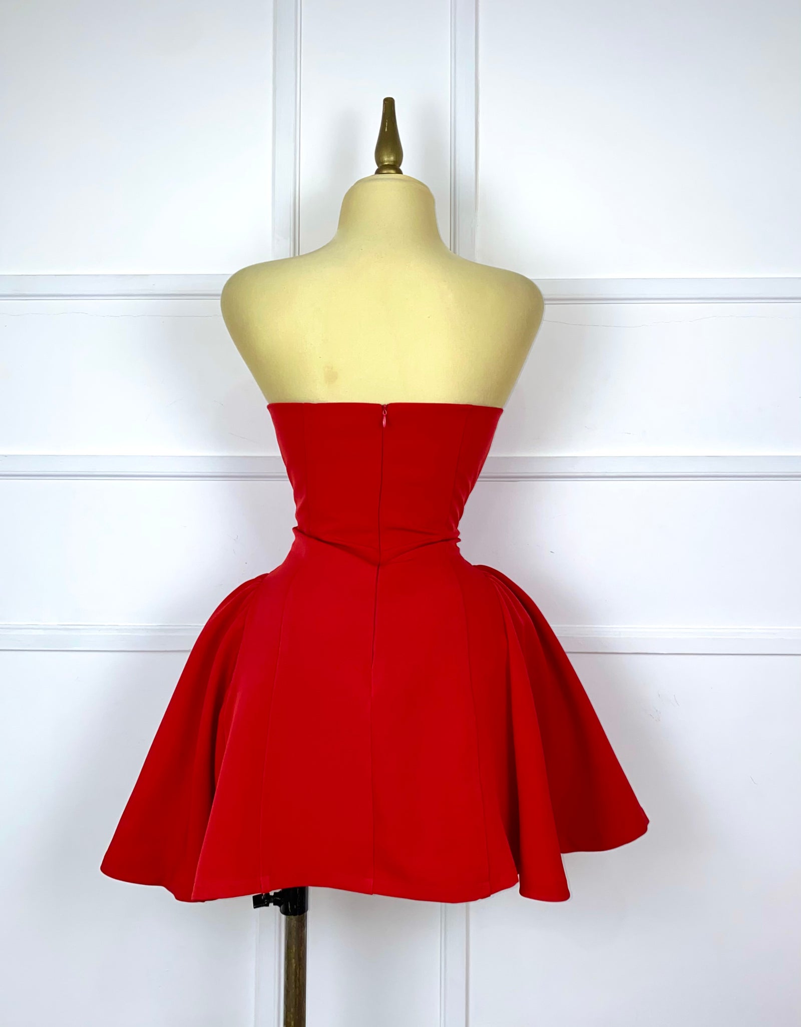 Vestido rojo strapless corte A