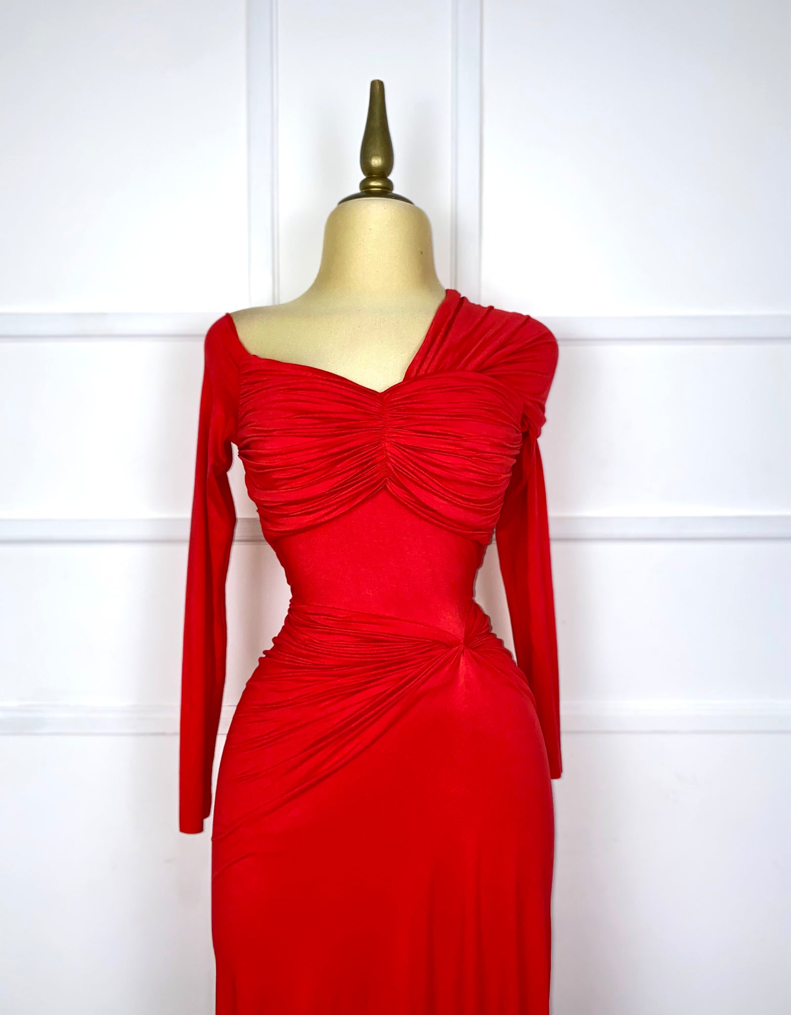 Vestido largo con drapeado