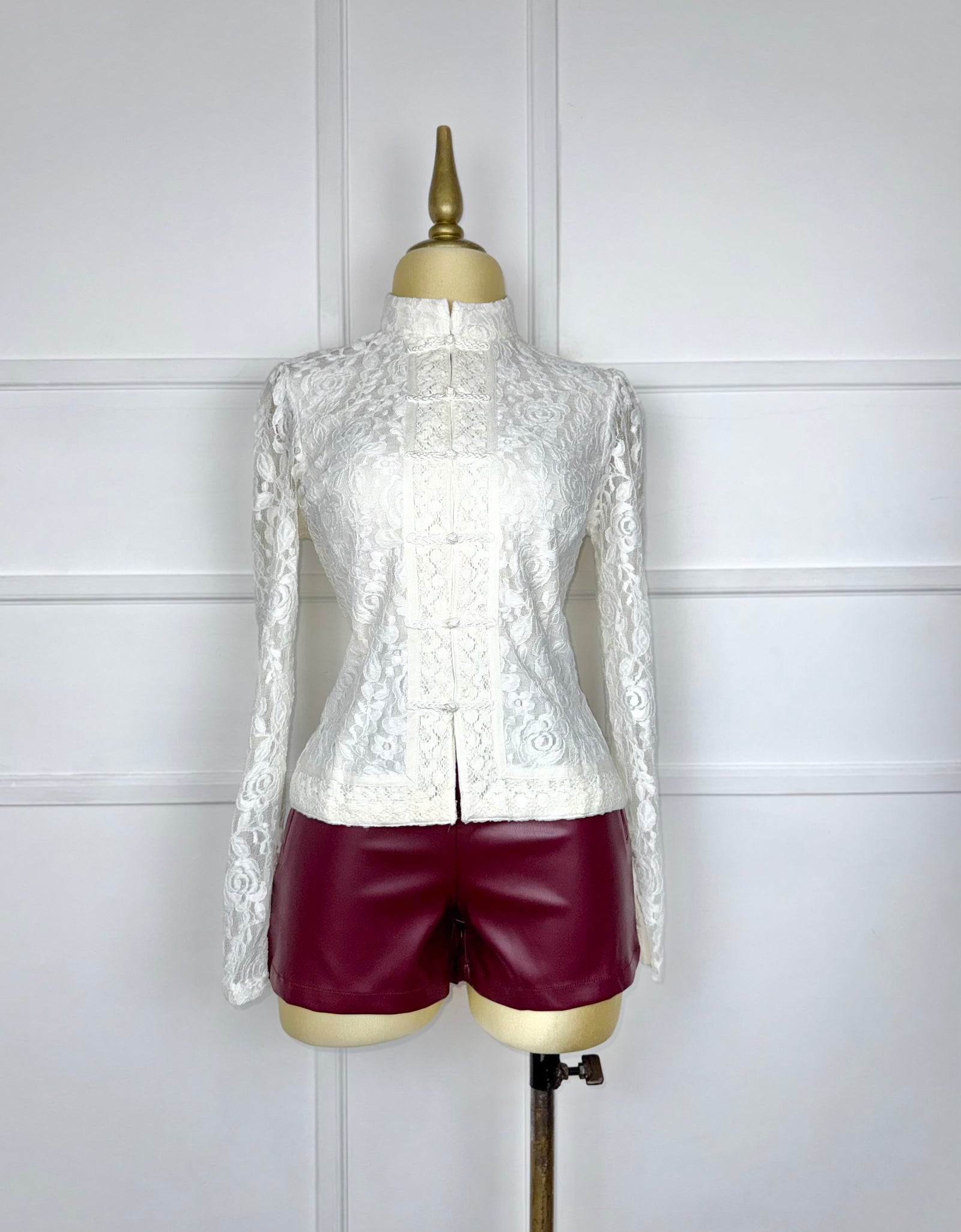 Blusa beige de encaje