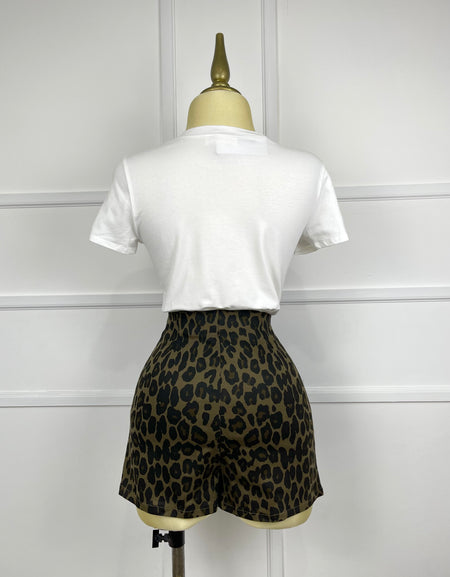 Short falda de mezclilla animal print