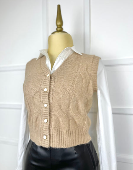 Chaleco beige con botones