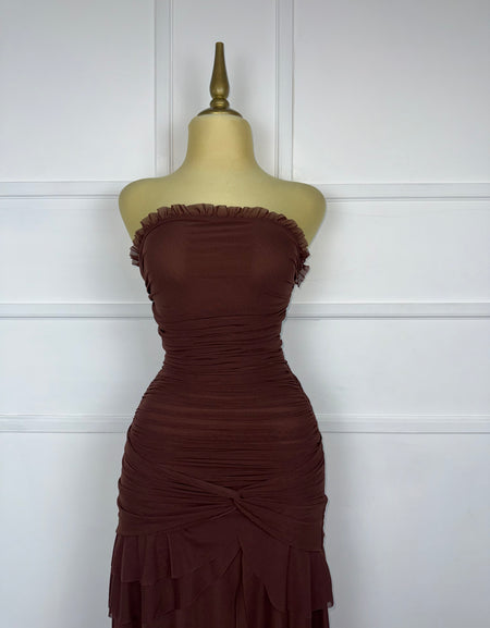 Vestido café asimétrico drapeado