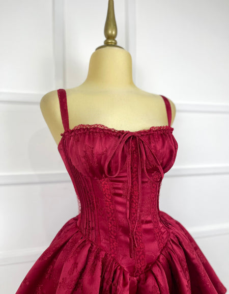 Vestido tinto tipo corset con cordones