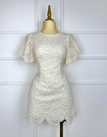 Vestido perlas con encaje