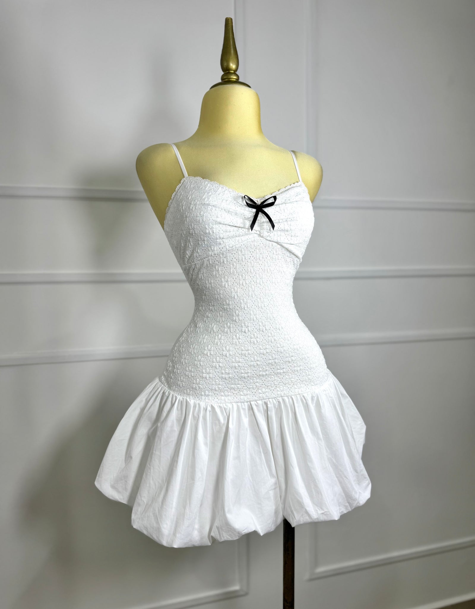 Vestido blanco encaje globo con moñito