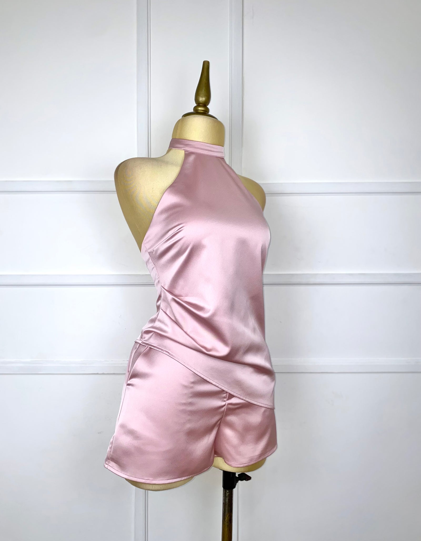 Set rosa satín asimétrico