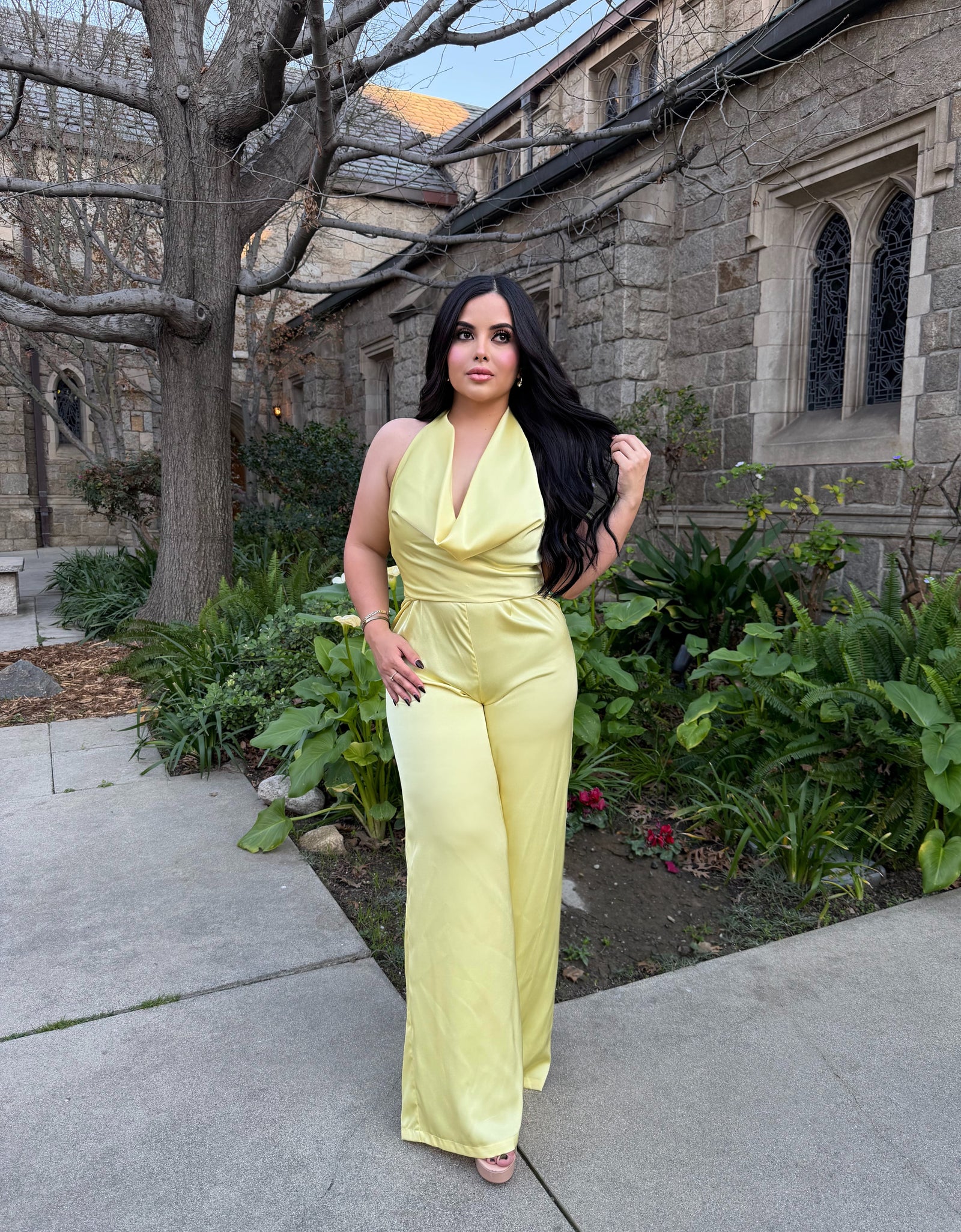 Palazzo amarillo halter satinado