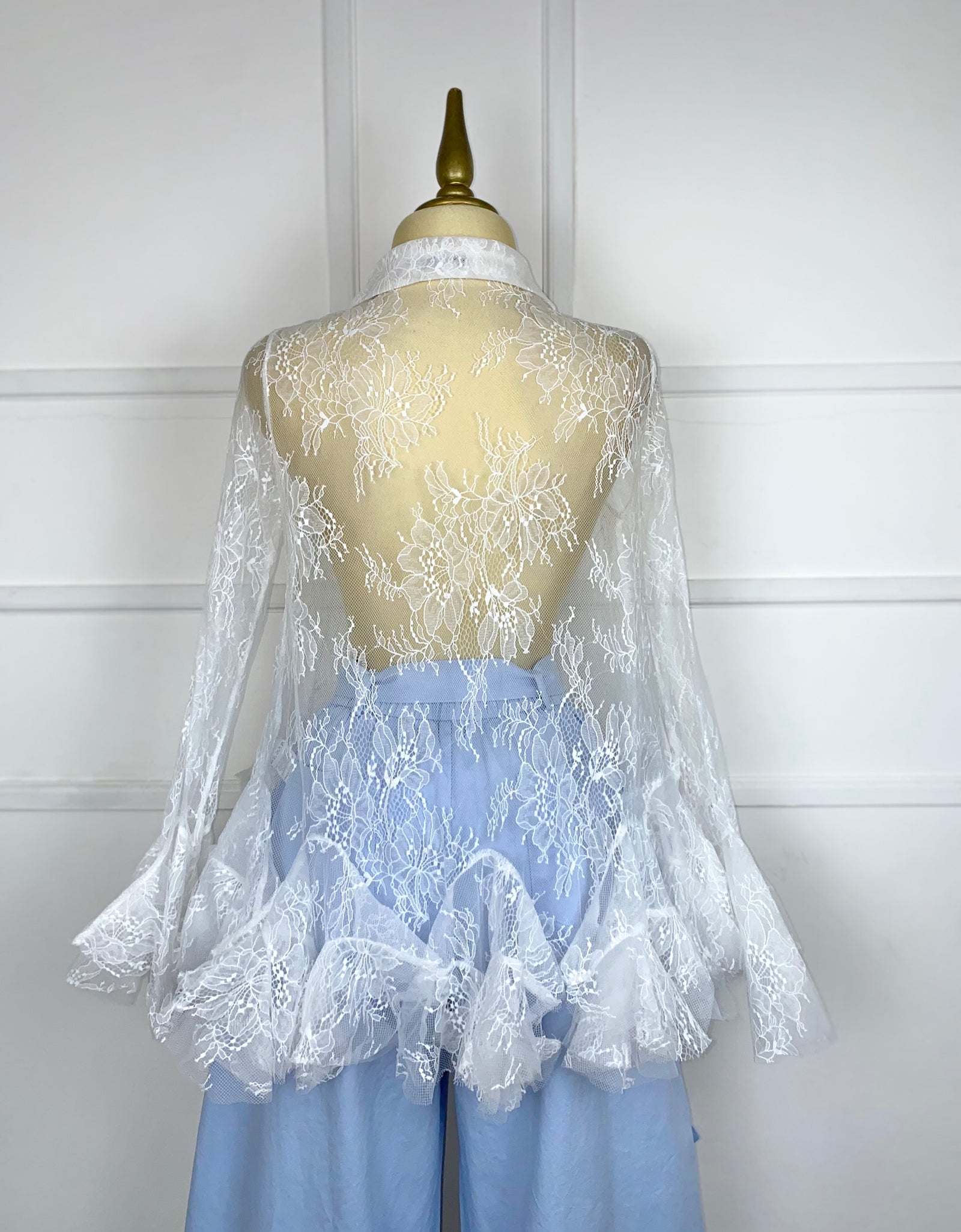 Blusa encaje blanco con tul