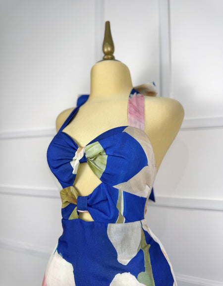 Vestido azul con flores